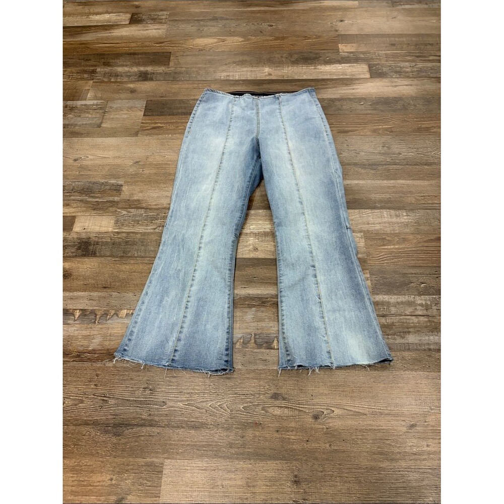 I.N.C. High-Rise Pull-On Boho Cropped Flare Jeans 10/30 Raw Hem 70s Light Wash